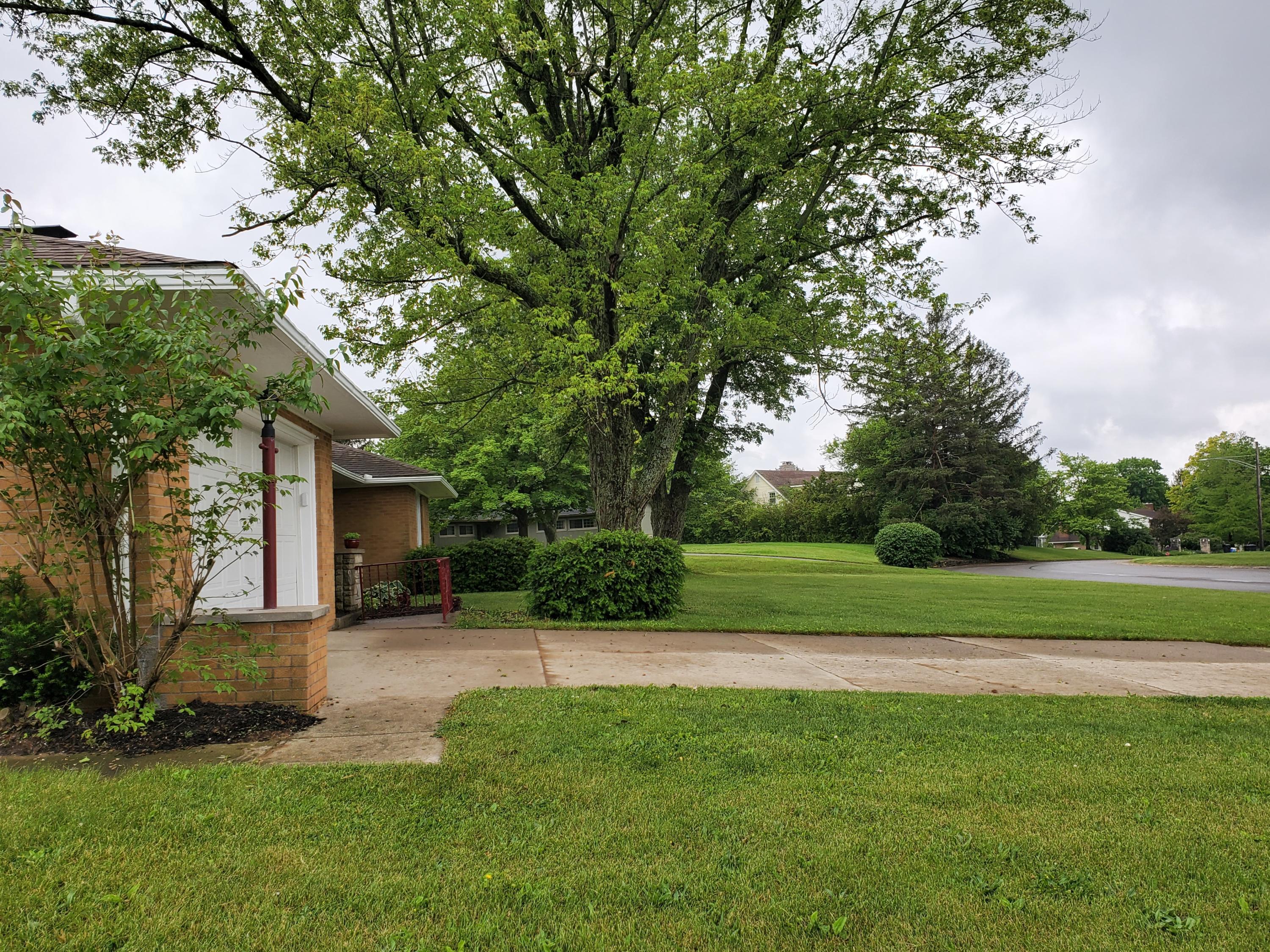 1124 Knowlton Road, Bellefontaine, Ohio image 2