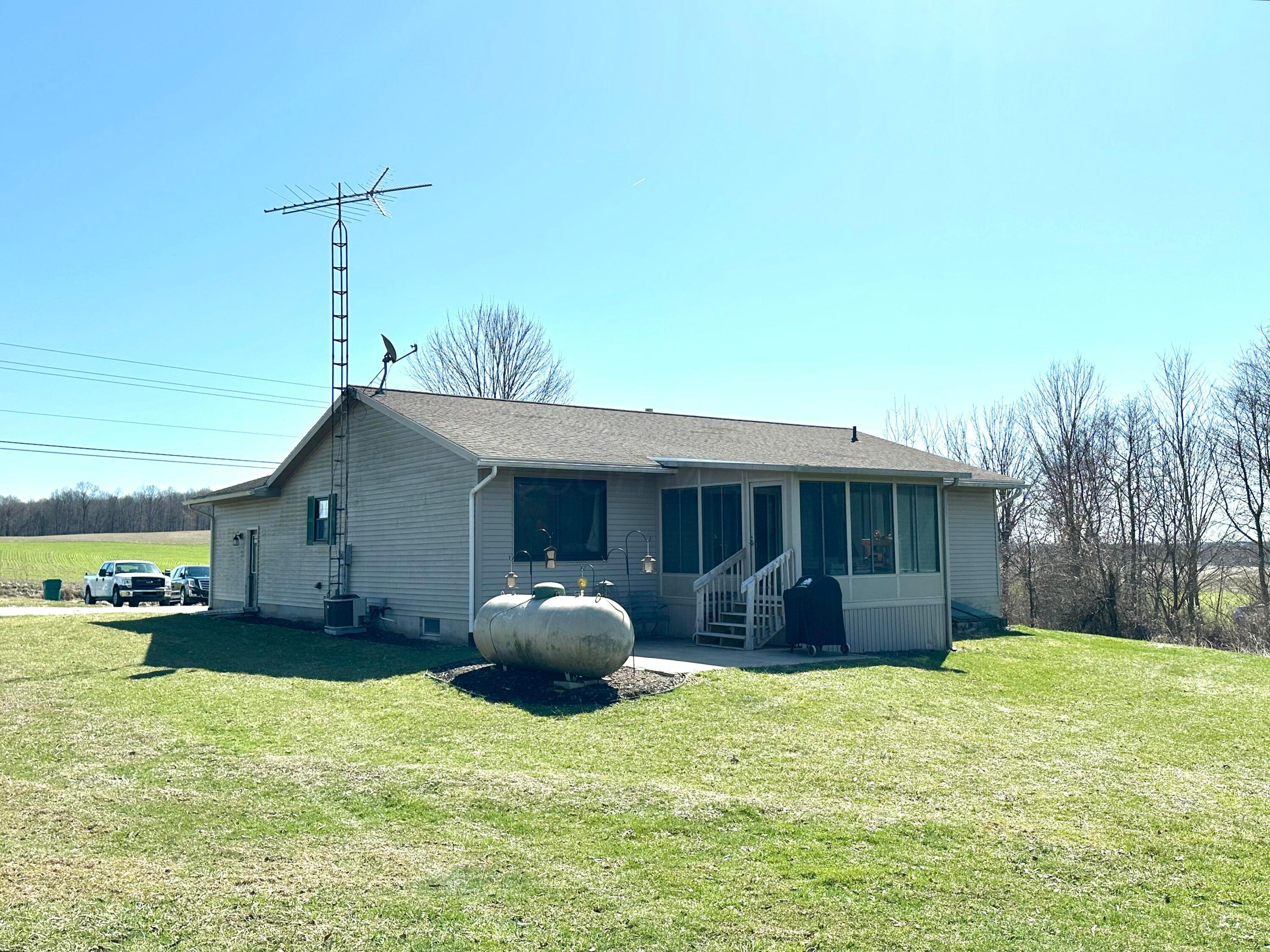 13541 Magers Road, Howard, Ohio image 5