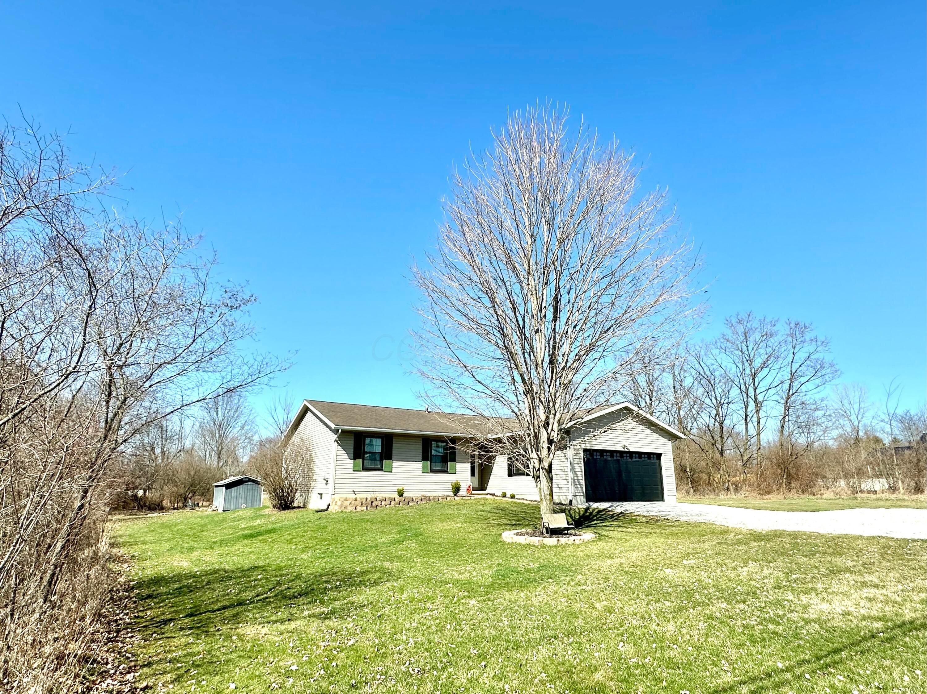 13541 Magers Road, Howard, Ohio image 1