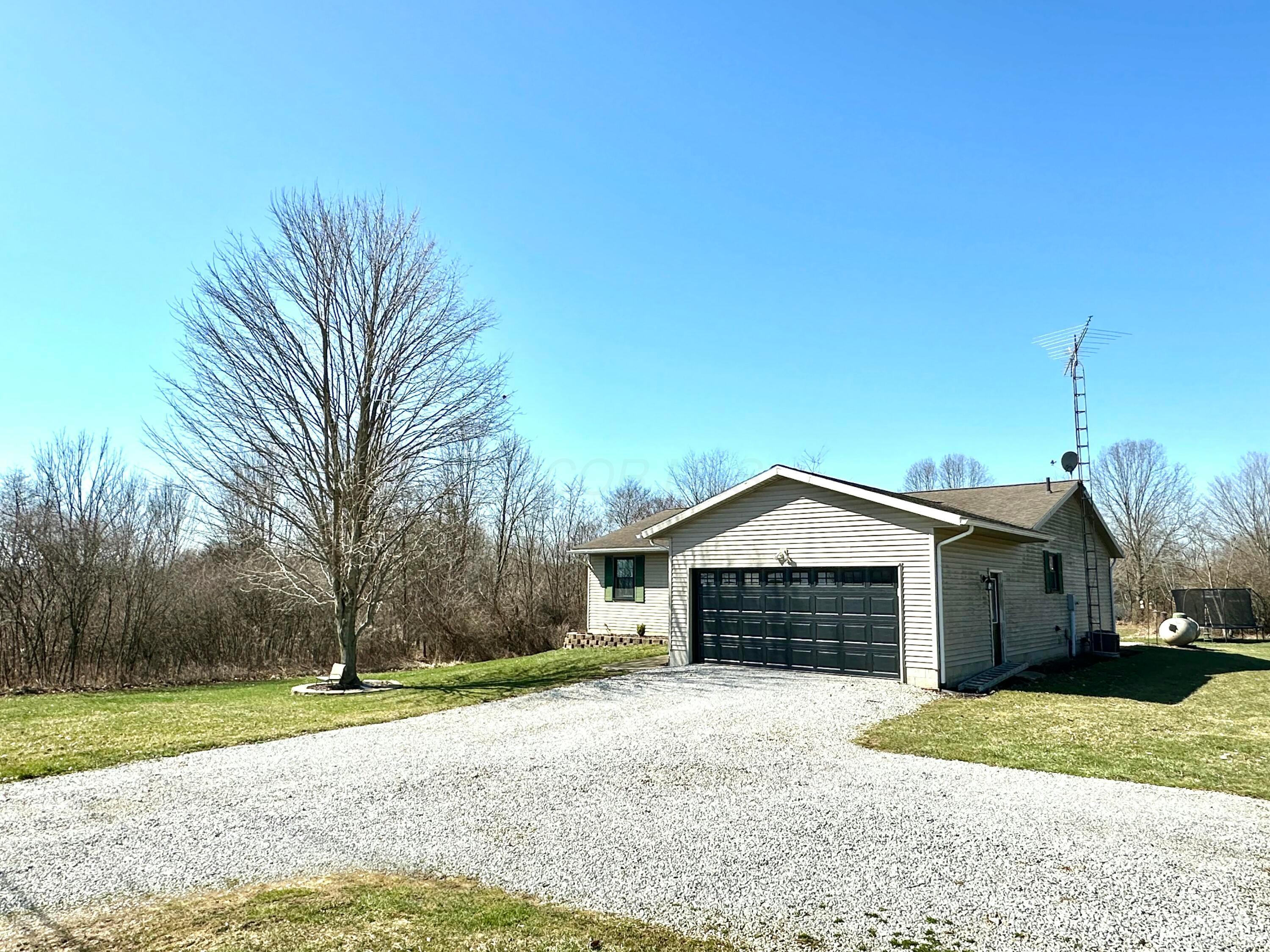 13541 Magers Road, Howard, Ohio image 2