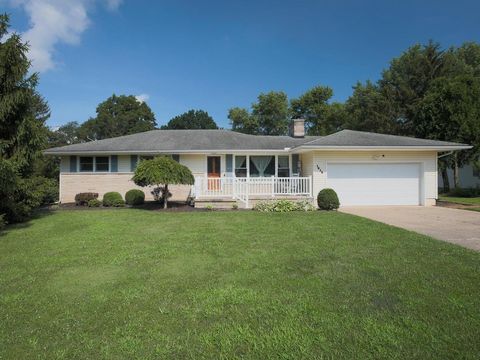 Photo of 1615 Lynn Drive, Lancaster, OH 43130 (MLS # 226021961)