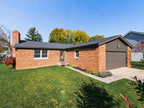 Photo of 548 Surrey Lane, Marysville, OH 43040 (MLS # 226040542)