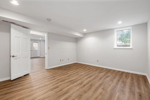 Tiny photo for 8500 Stonechat Loop, Dublin, OH 43017 (MLS # 225045243)