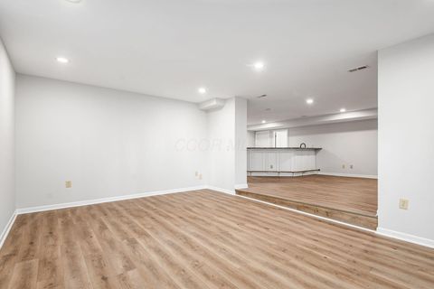 Tiny photo for 8500 Stonechat Loop, Dublin, OH 43017 (MLS # 225045243)