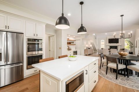 Tiny photo for 8500 Stonechat Loop, Dublin, OH 43017 (MLS # 225045243)