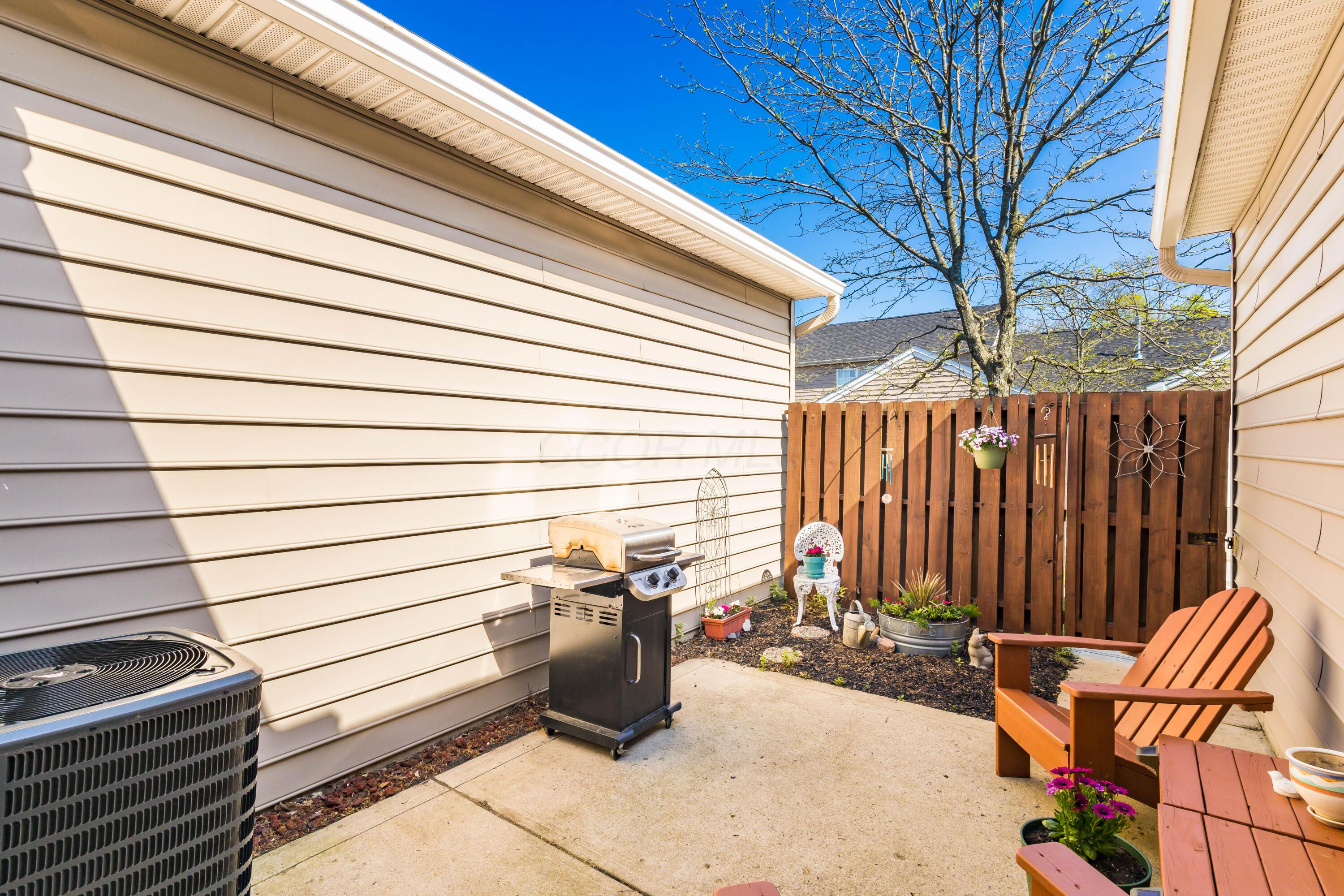 357 Piney Creek Drive, Blacklick, Ohio image 25