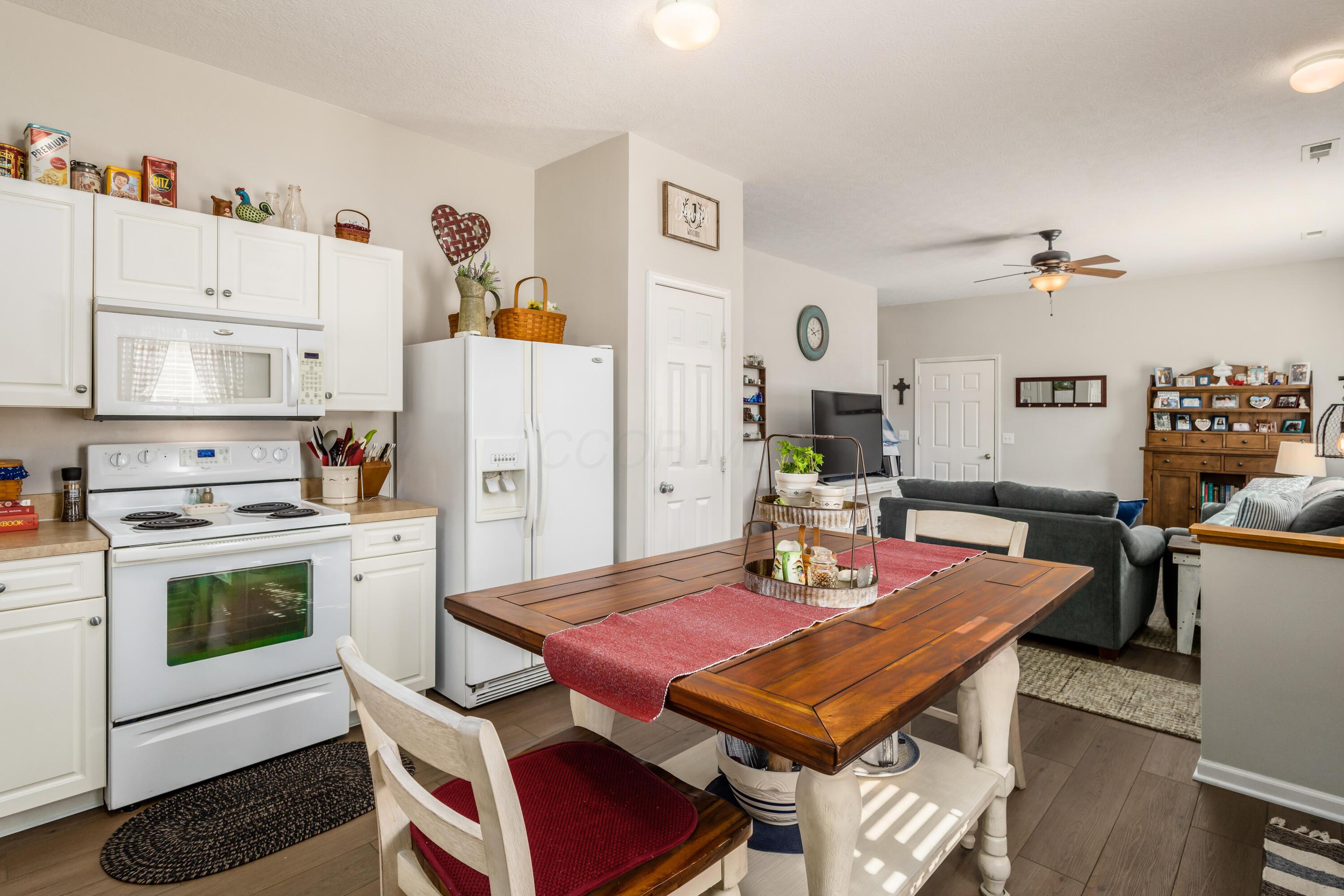 357 Piney Creek Drive, Blacklick, Ohio image 10