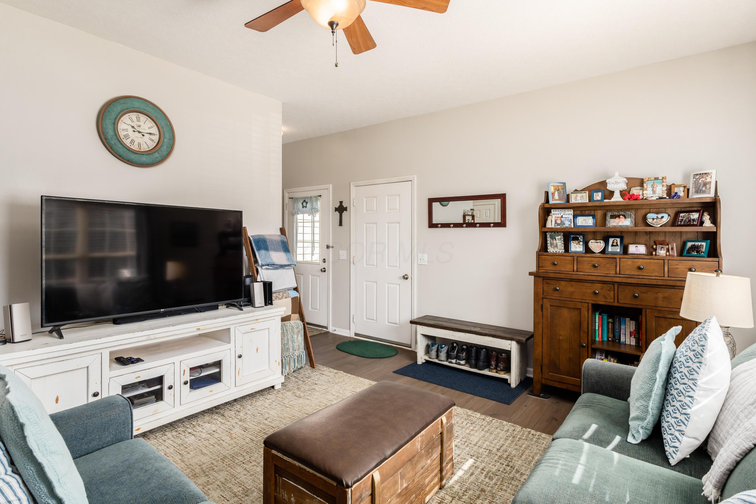 357 Piney Creek Drive, Blacklick, Ohio image 8