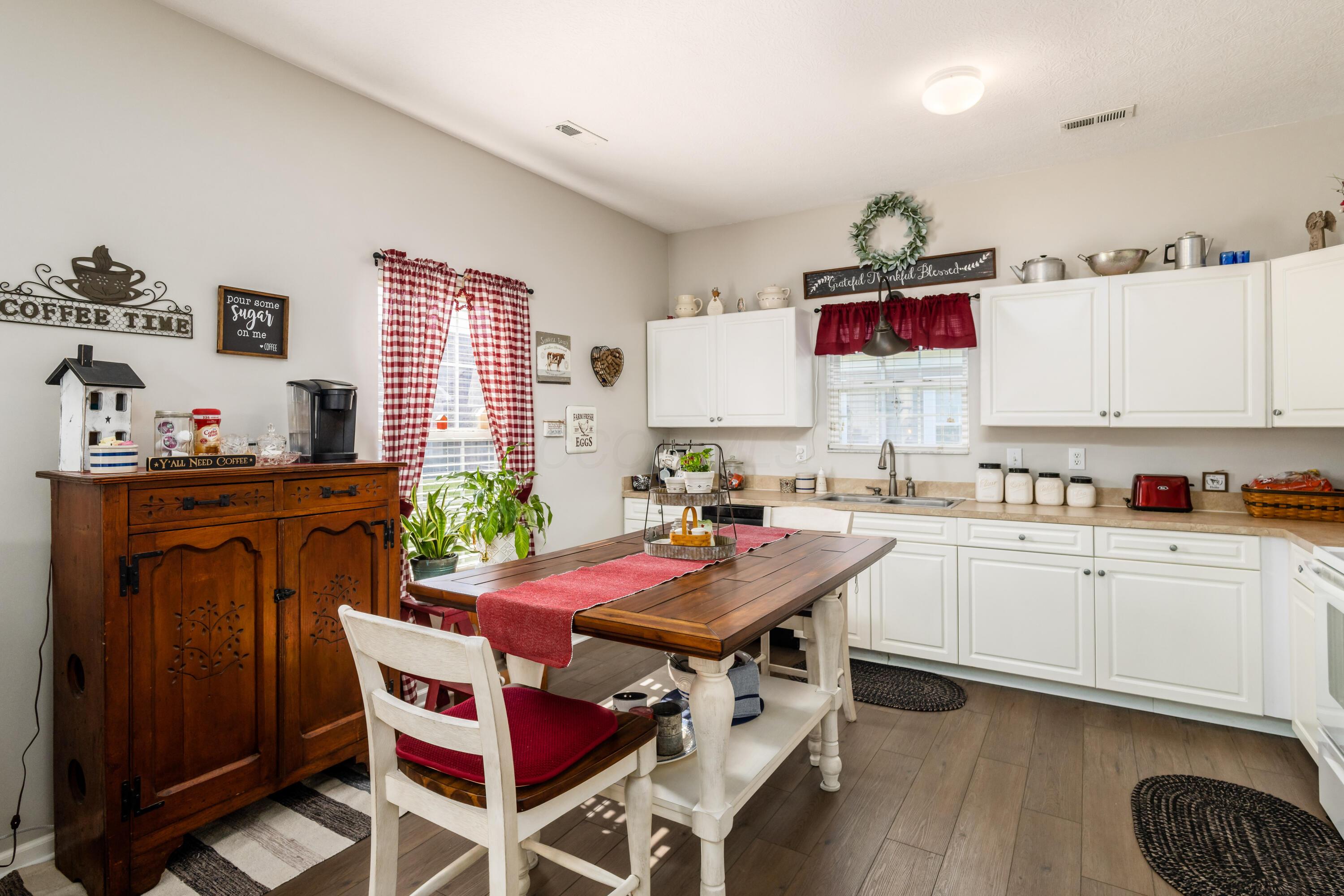 357 Piney Creek Drive, Blacklick, Ohio image 11