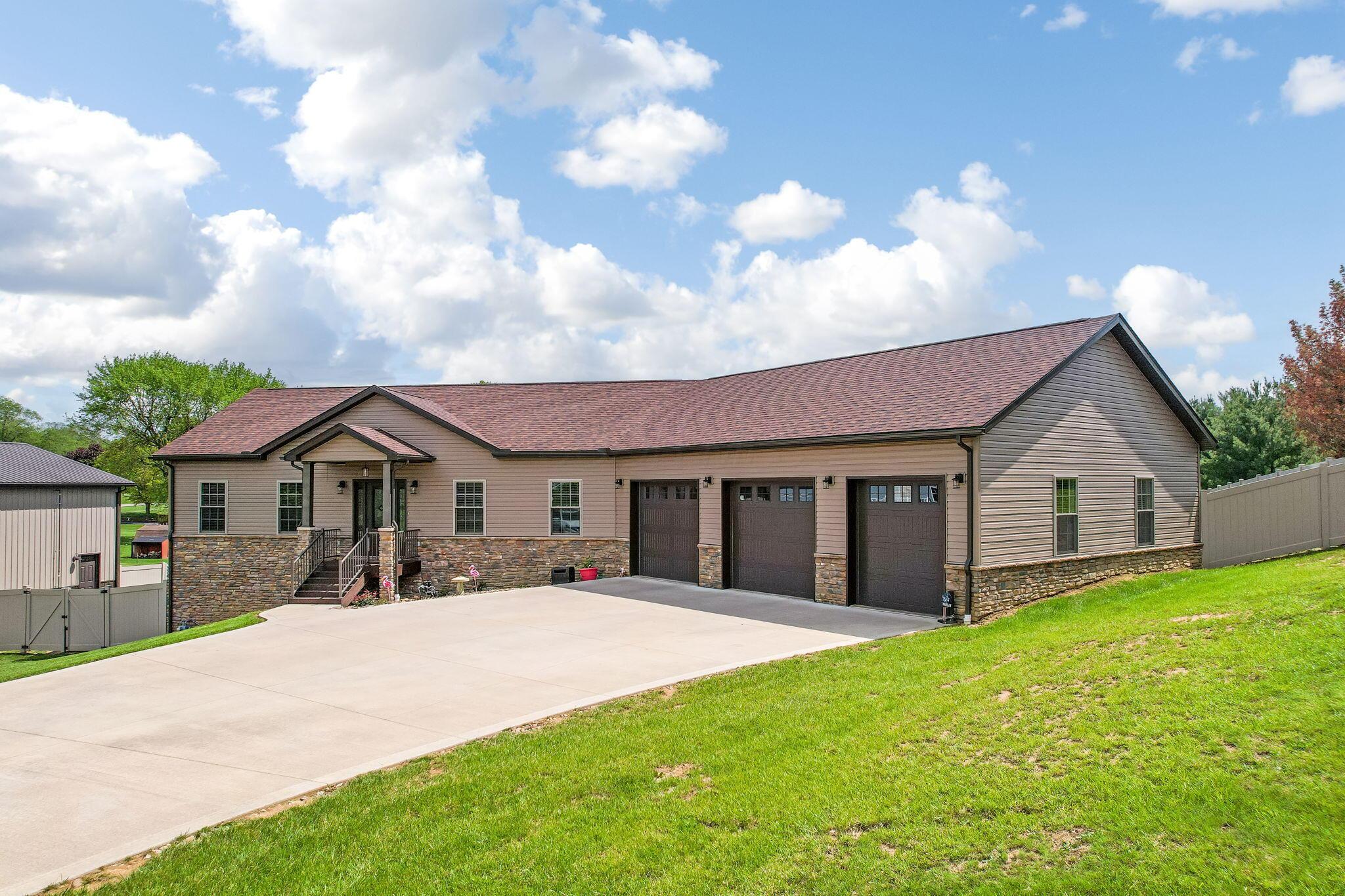 1885 Greenbriar Way, Nashport, Ohio image 3