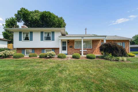 Photo of 962 Kennington Avenue, Columbus, OH 43220 (MLS # 226026827)
