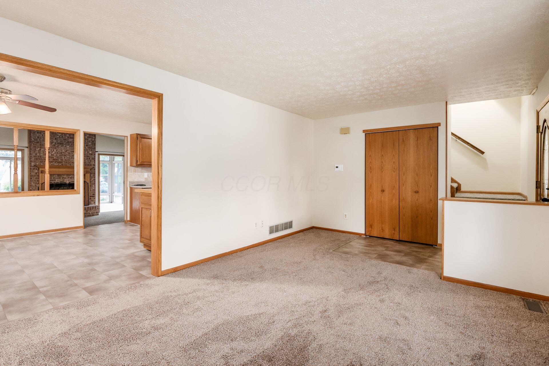 2060 Steffi Drive, Hilliard, Ohio image 9