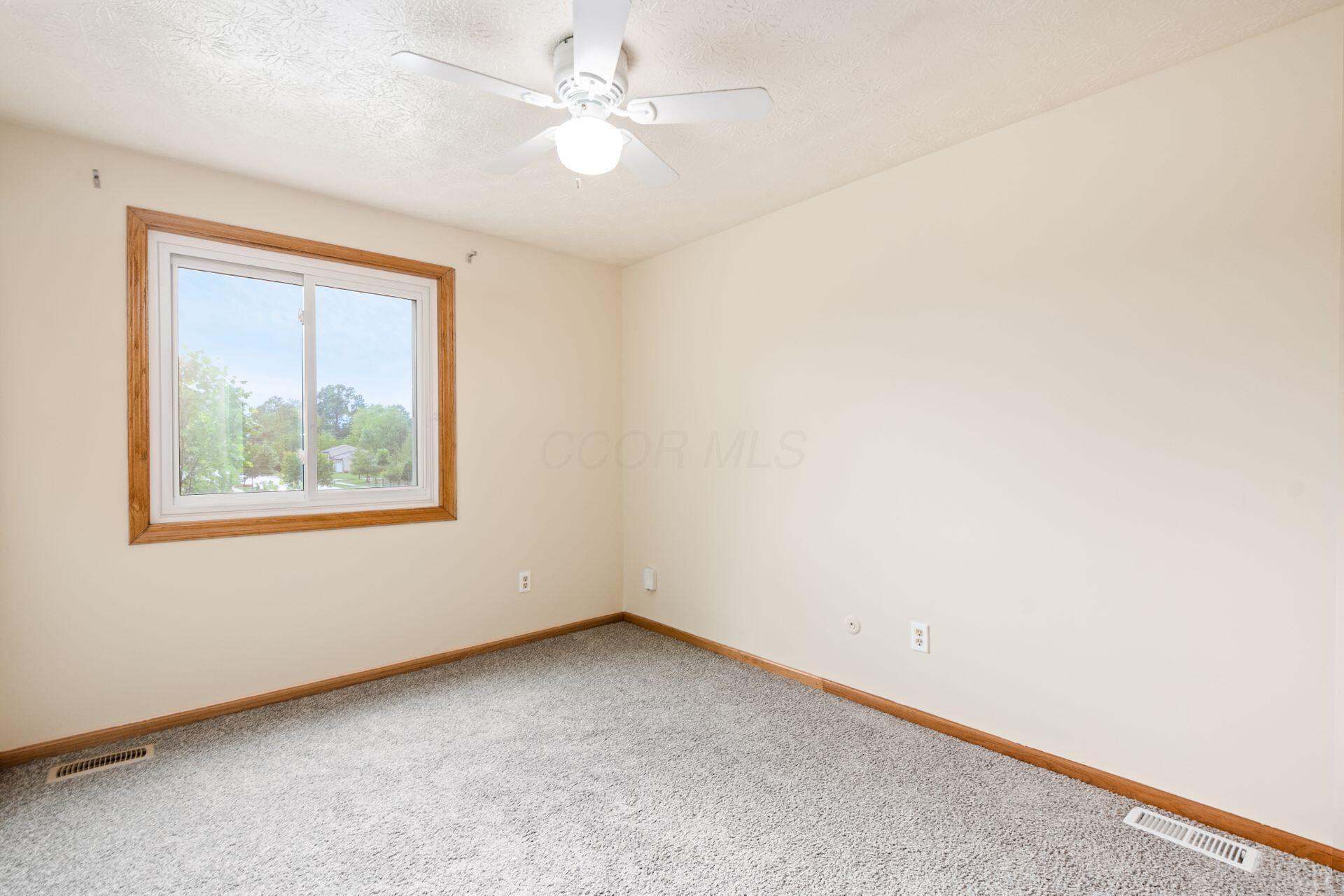 2060 Steffi Drive, Hilliard, Ohio image 25