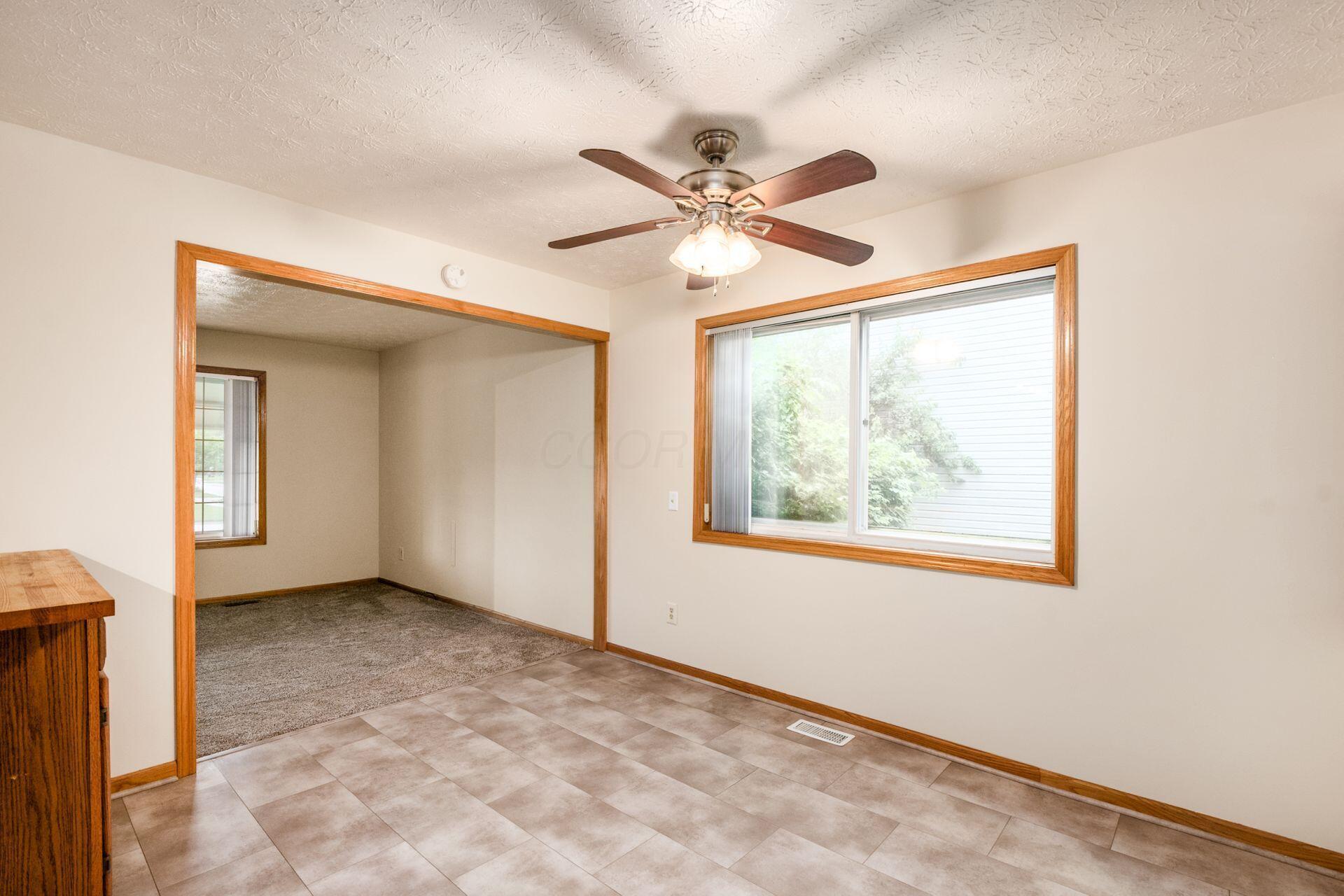 2060 Steffi Drive, Hilliard, Ohio image 10