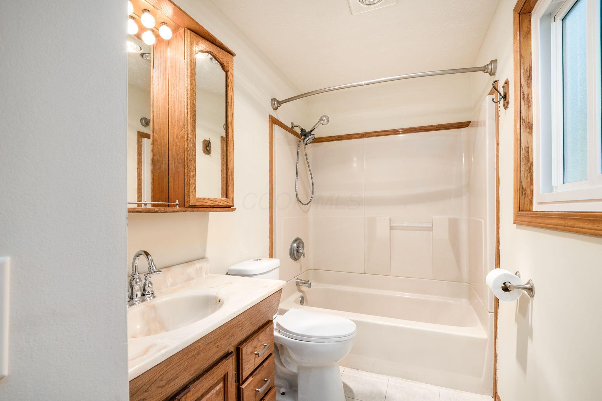 2060 Steffi Drive, Hilliard, Ohio image 30
