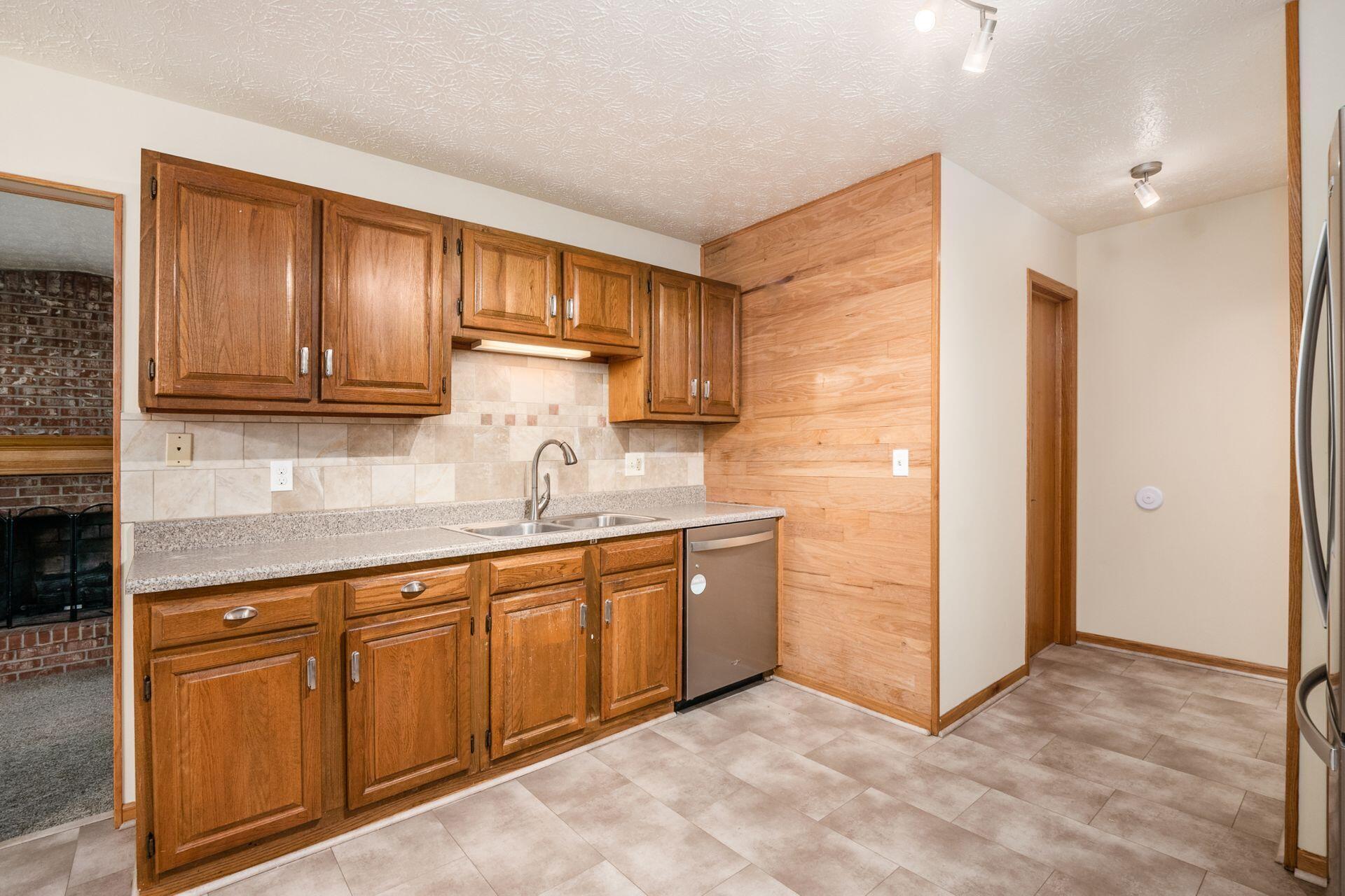 2060 Steffi Drive, Hilliard, Ohio image 16