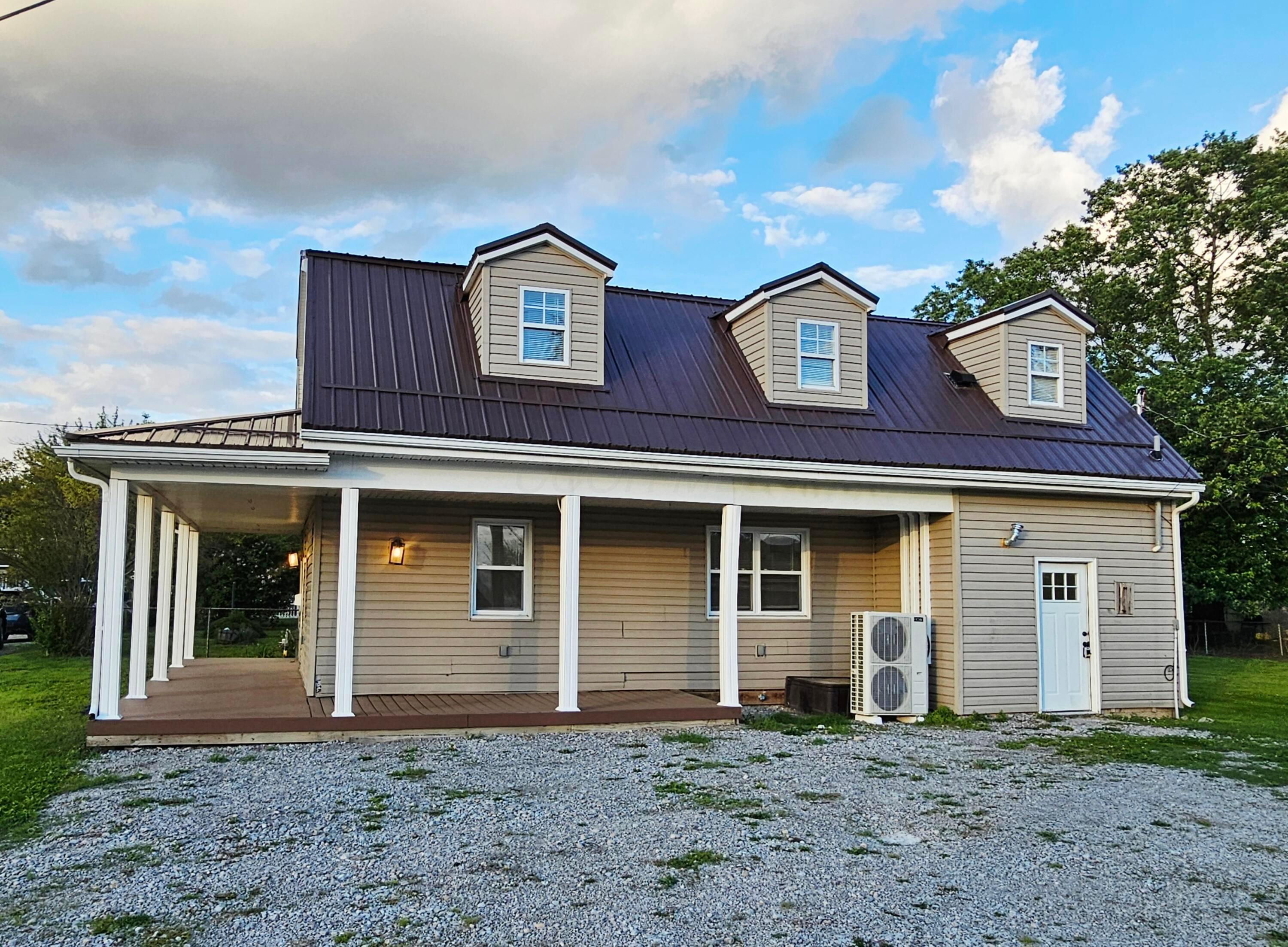 339 W Oak Street
