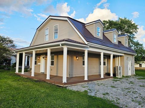 Photo of 339 W Oak Street, Washington Court House, OH 43160 (MLS # 226015033)