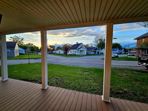 Tiny photo for 339 W Oak Street, Washington Court House, OH 43160 (MLS # 226015033)