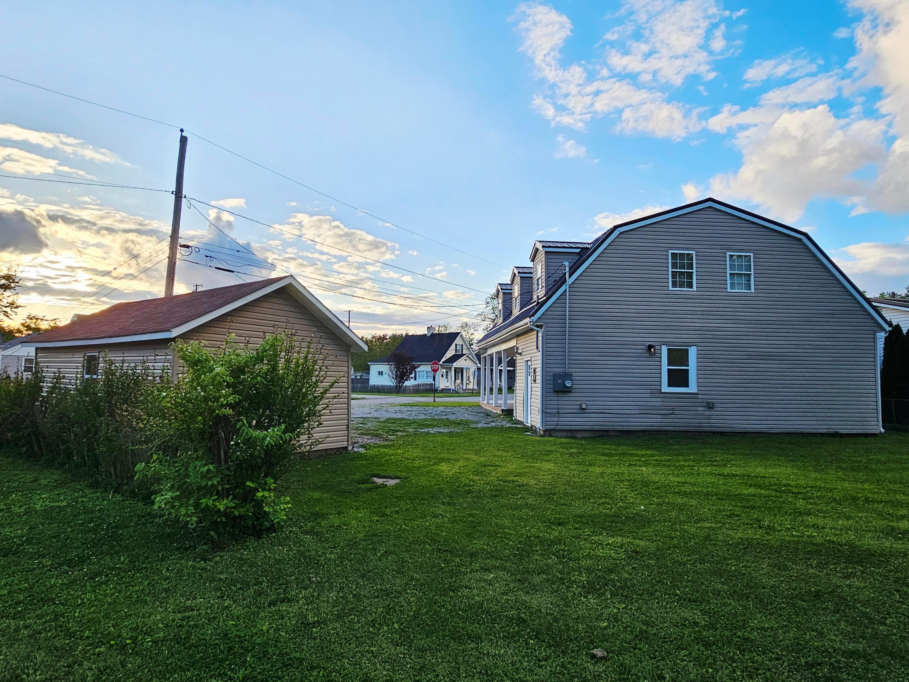 339 W Oak Street