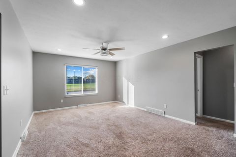 Tiny photo for 2058 Northcliff Drive, Columbus, OH 43229 (MLS # 225041784)