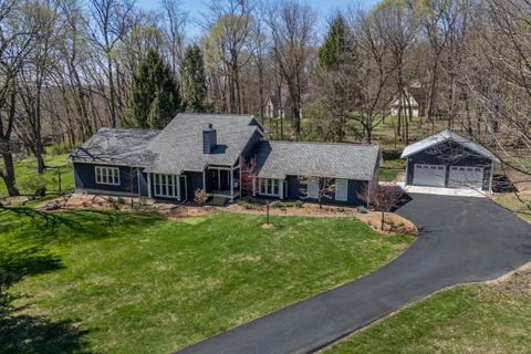 Photo of 39 Victoria Drive, Granville, OH 43023 (MLS # 226011398)