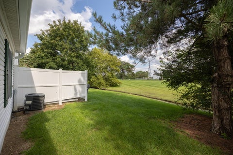 Tiny photo for 4667 Hobson Drive 11E #11E, Columbus, OH 43228 (MLS # 226032281)