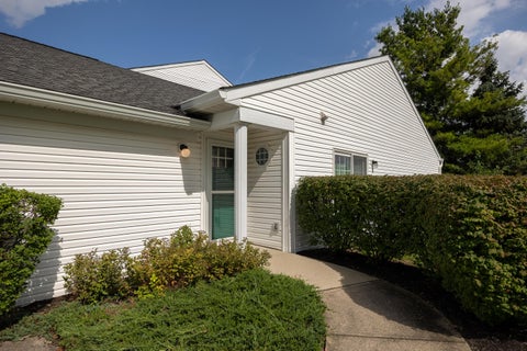 Tiny photo for 4667 Hobson Drive 11E #11E, Columbus, OH 43228 (MLS # 226032281)