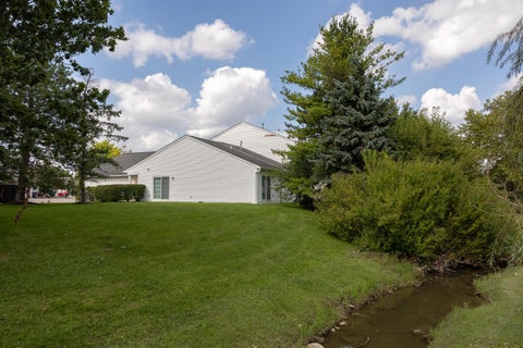 Tiny photo for 4667 Hobson Drive 11E #11E, Columbus, OH 43228 (MLS # 226032281)