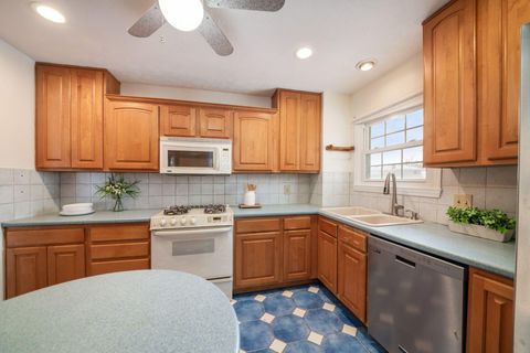 Tiny photo for 955 Amberly Place, Columbus, OH 43220 (MLS # 226002896)