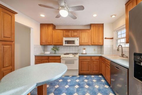 Tiny photo for 955 Amberly Place, Columbus, OH 43220 (MLS # 226002896)