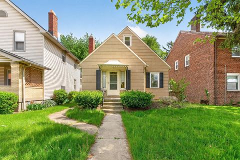 Photo of 1352 S Ohio Avenue, Columbus, OH 43206 (MLS # 226013078)