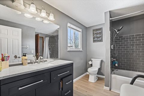 Tiny photo for 1322 Bolenhill Court, Columbus, OH 43229 (MLS # 225042426)