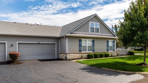 Tiny photo for 4142 Aumbrey Court 32 #32, New Albany, OH 43054 (MLS # 226037502)