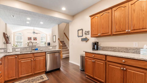 Tiny photo for 4142 Aumbrey Court 32 #32, New Albany, OH 43054 (MLS # 226037502)