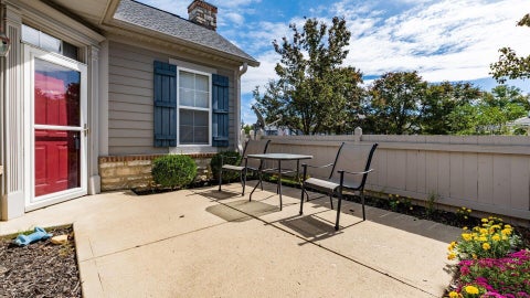 Tiny photo for 4142 Aumbrey Court 32 #32, New Albany, OH 43054 (MLS # 226037502)