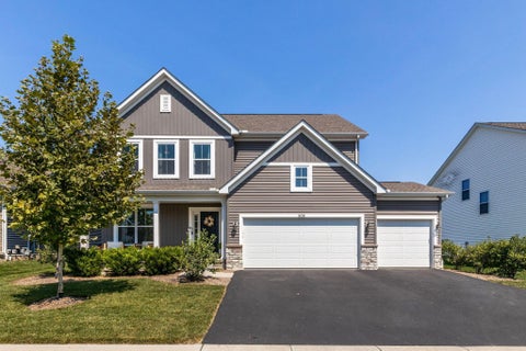 Photo of 908 Heimat Haus Drive, Grove City, OH 43123 (MLS # 226033511)