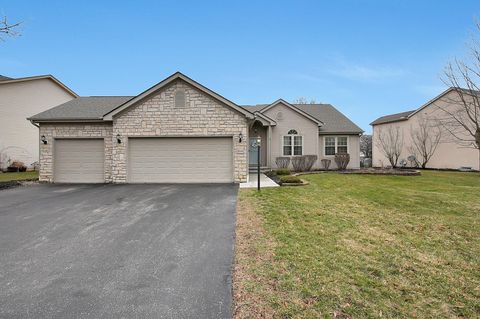 Photo of 2048 Mayflower Circle, Grove City, OH 43123 (MLS # 226006244)