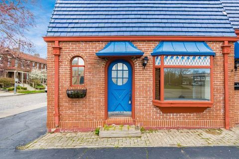 Photo of 1154 S High Street, Columbus, OH 43206 (MLS # 226003806)