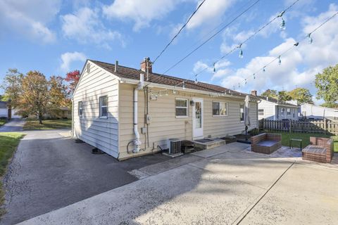 Tiny photo for 2666 Shrewsbury Road, Columbus, OH 43221 (MLS # 225040980)