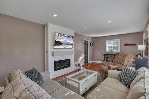 Tiny photo for 2666 Shrewsbury Road, Columbus, OH 43221 (MLS # 225040980)