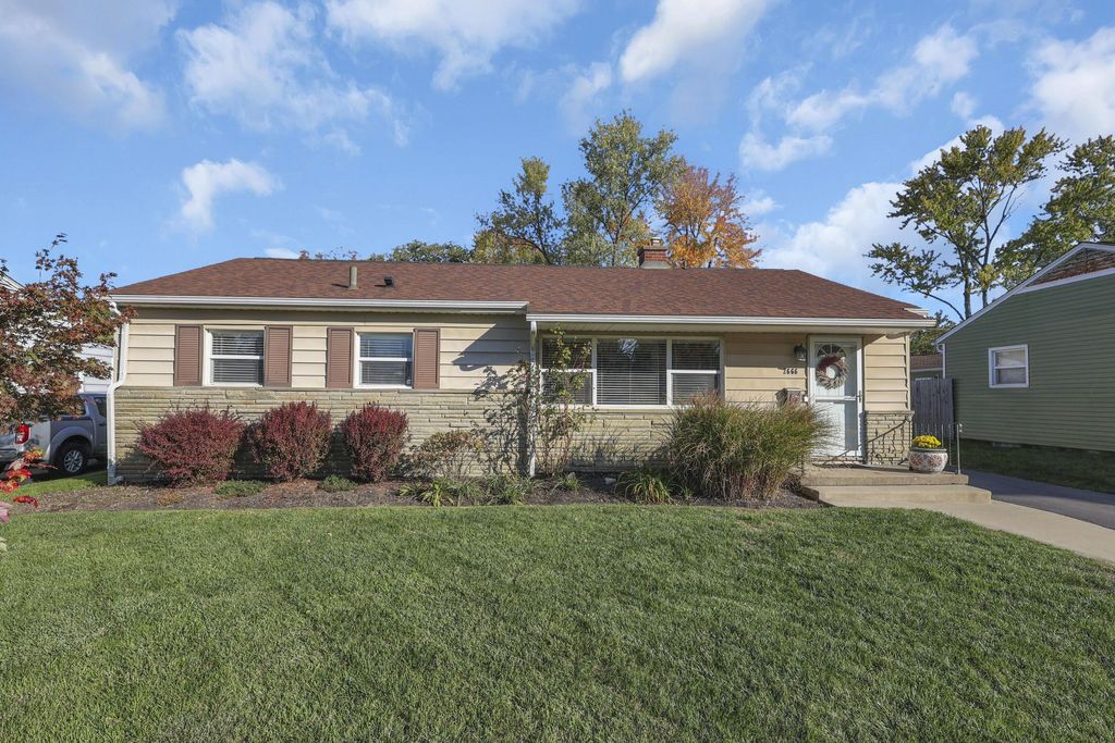 Photo for 2666 Shrewsbury Road, Columbus, OH 43221 (MLS # 225040980)