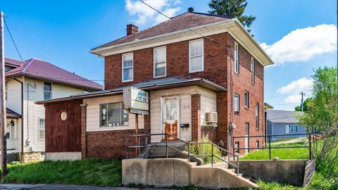 Photo of 1918 Maple Avenue, Zanesville, OH 43701 (MLS # 226012885)