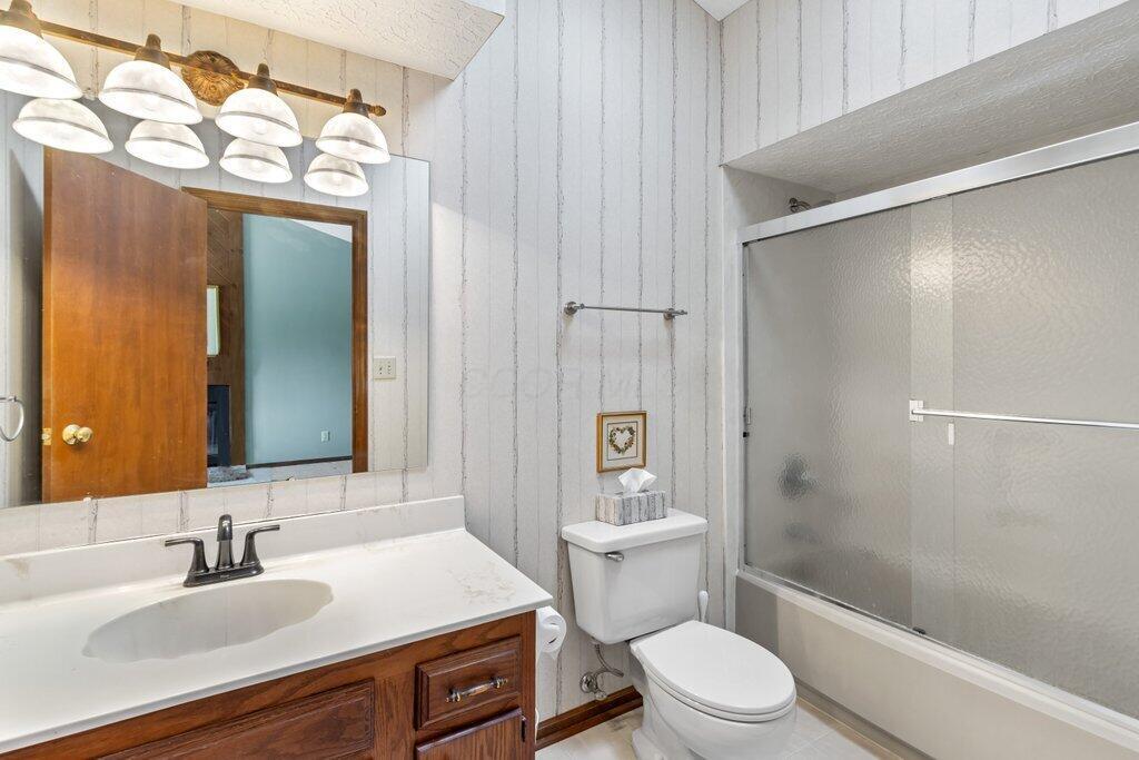 1658 Cayuga Court, Grove City, Ohio image 25