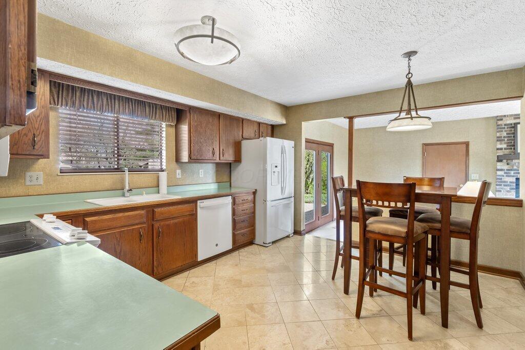 1658 Cayuga Court, Grove City, Ohio image 13