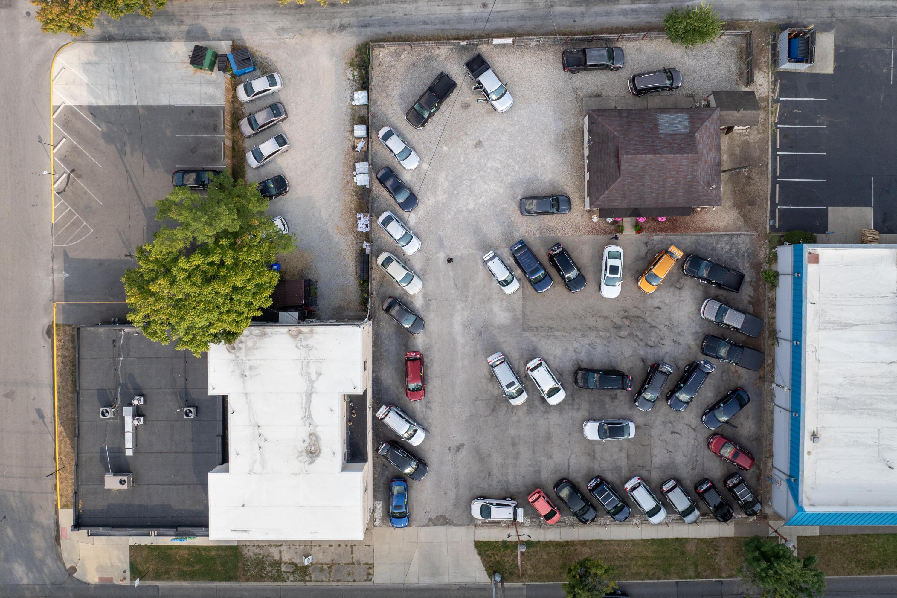 4760-4764 N High Street