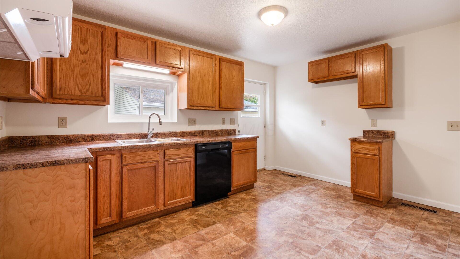 13395 Rosewood Road, Thornville, Ohio image 10
