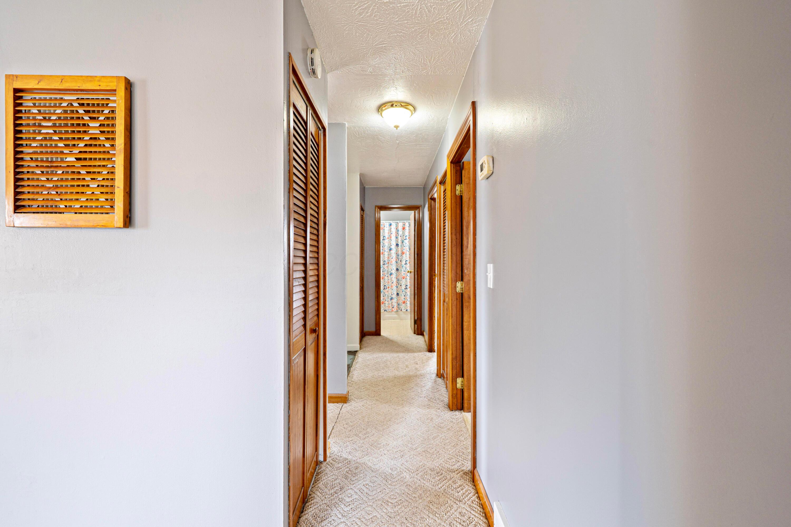 100 Valleyview Drive, Johnstown, Ohio image 12