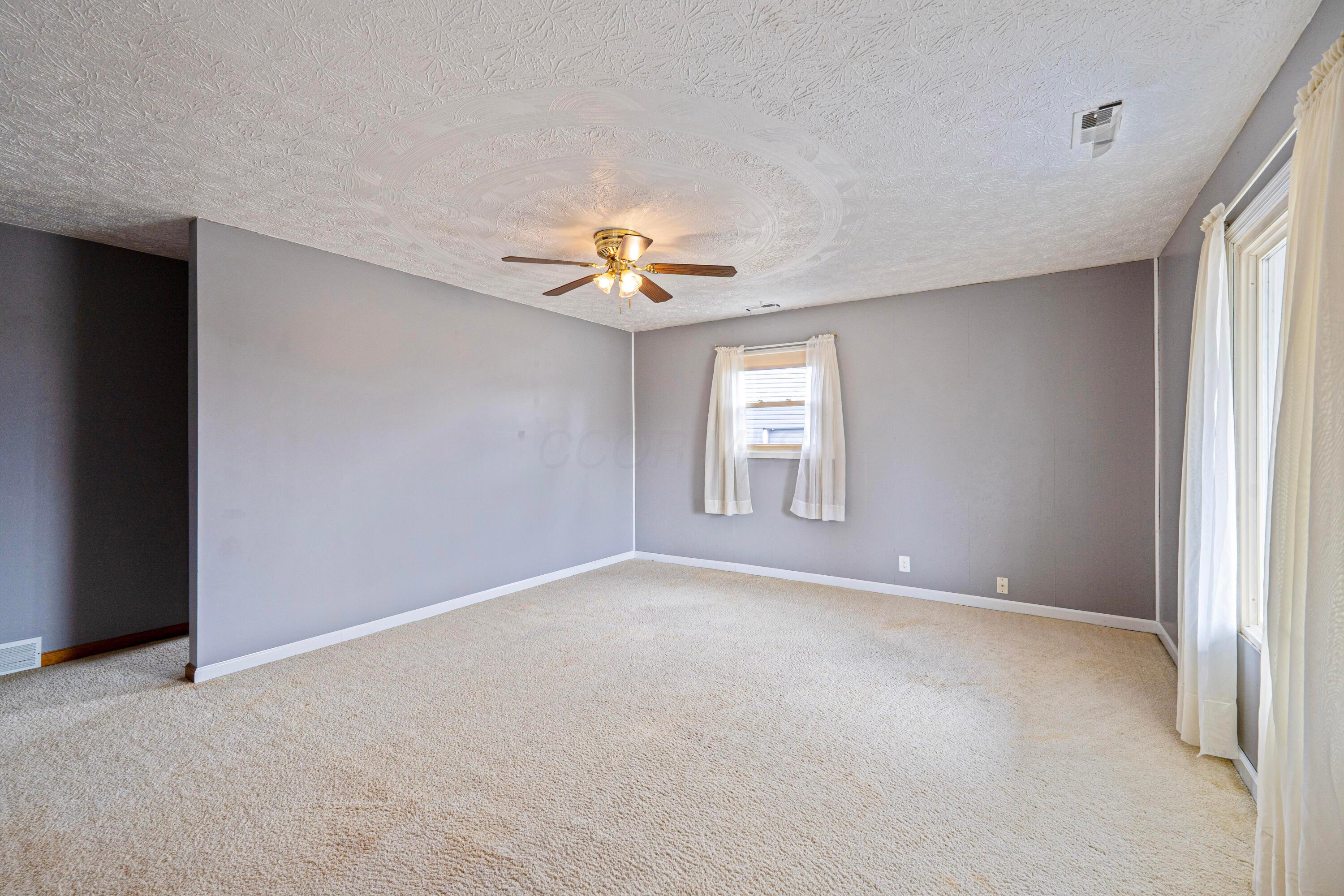 100 Valleyview Drive, Johnstown, Ohio image 11