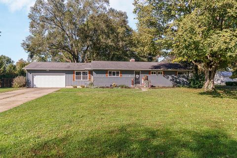 Photo of 595 Ridgewood Drive, Circleville, OH 43113 (MLS # 225039887) Photo of 595 Ridgewood Drive, Circleville, OH 43113 (MLS # 225039887)
